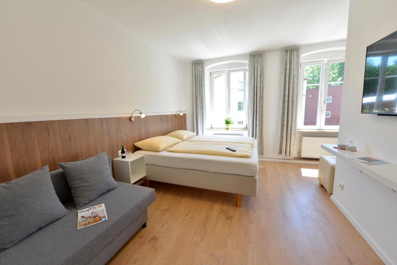 Pension Gambrinus Passau Exterior photo