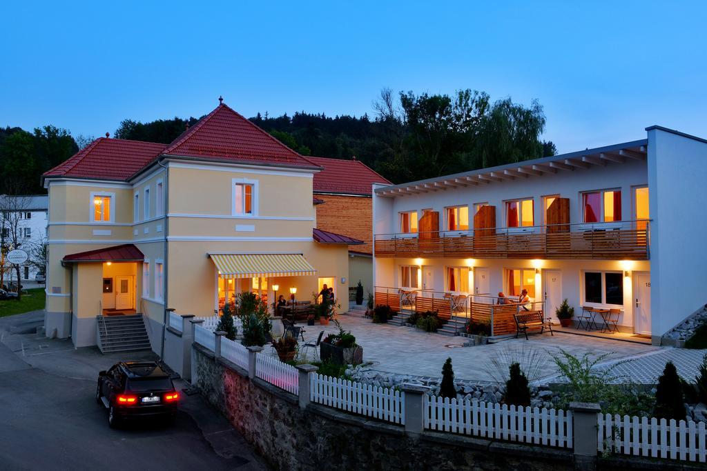 Pension Gambrinus Passau Exterior photo